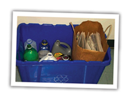 recycle bin with recyclables